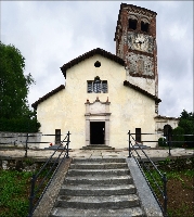 Una chiesa a due facciate